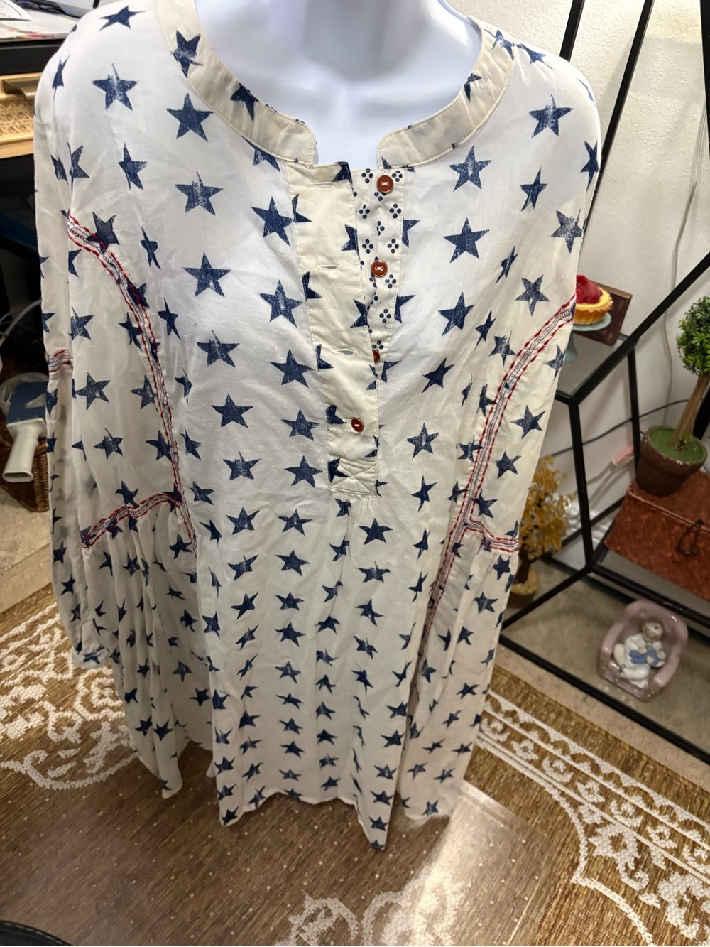 Lane Bryant Americana Beige Blue stars red embroidery plus 26/28 tunic blouse